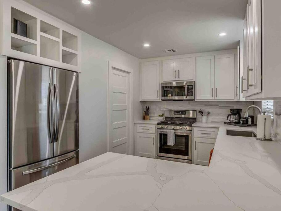 Luxury Modern 3br - Private Primary Suite! *