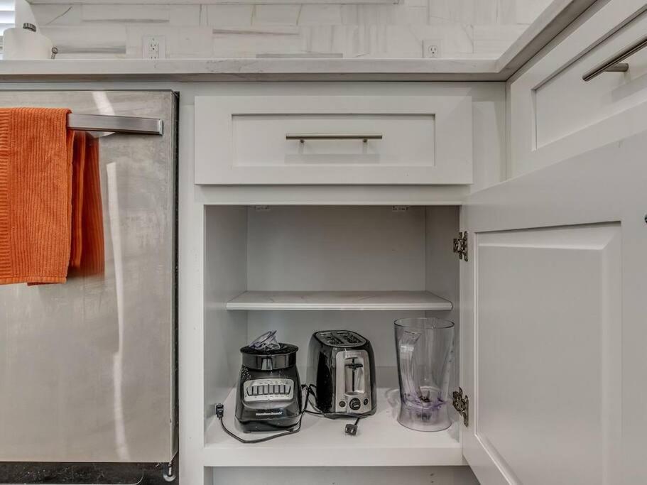 Luxury Modern 3br - Private Primary Suite!