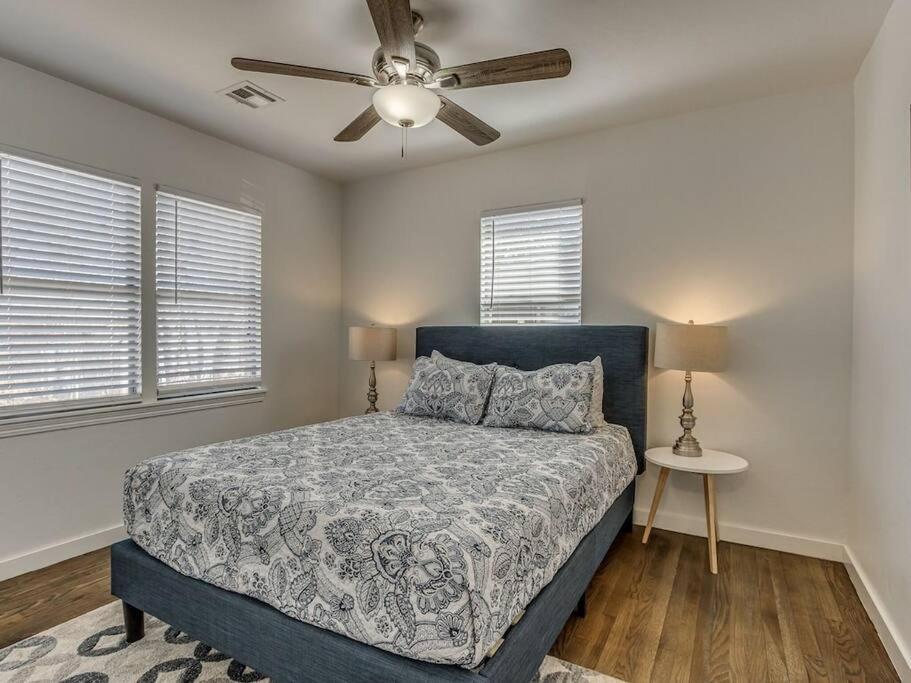 Luxury Modern 3br - Private Primary Suite! Holiday home Oklahoma City