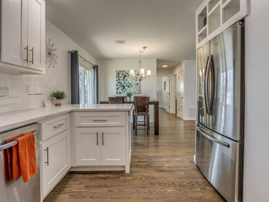 Luxury Modern 3br - Private Primary Suite! Oklahoma City