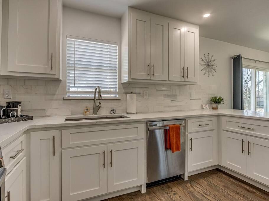 Luxury Modern 3br - Private Primary Suite!