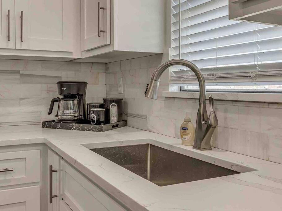 Luxury Modern 3br - Private Primary Suite!