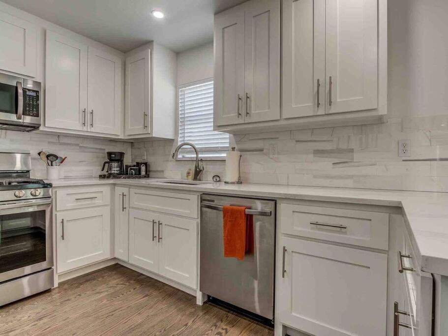 Holiday home Luxury Modern 3br - Private Primary Suite!