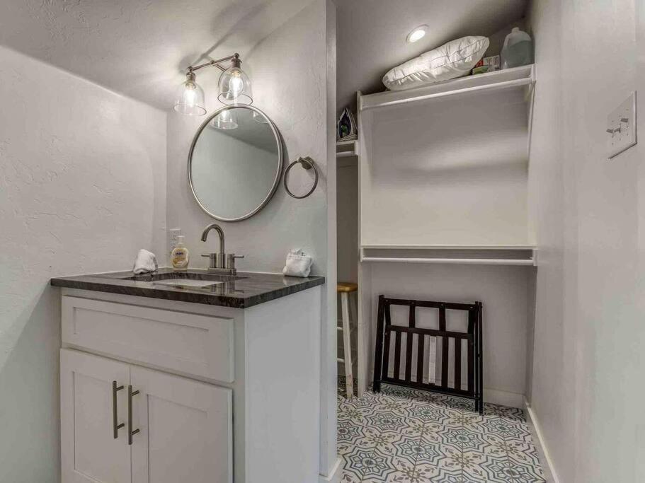 Holiday home Luxury Modern 3br - Private Primary Suite!