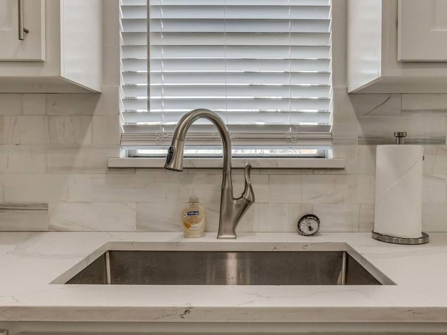 Luxury Modern 3br - Private Primary Suite! *