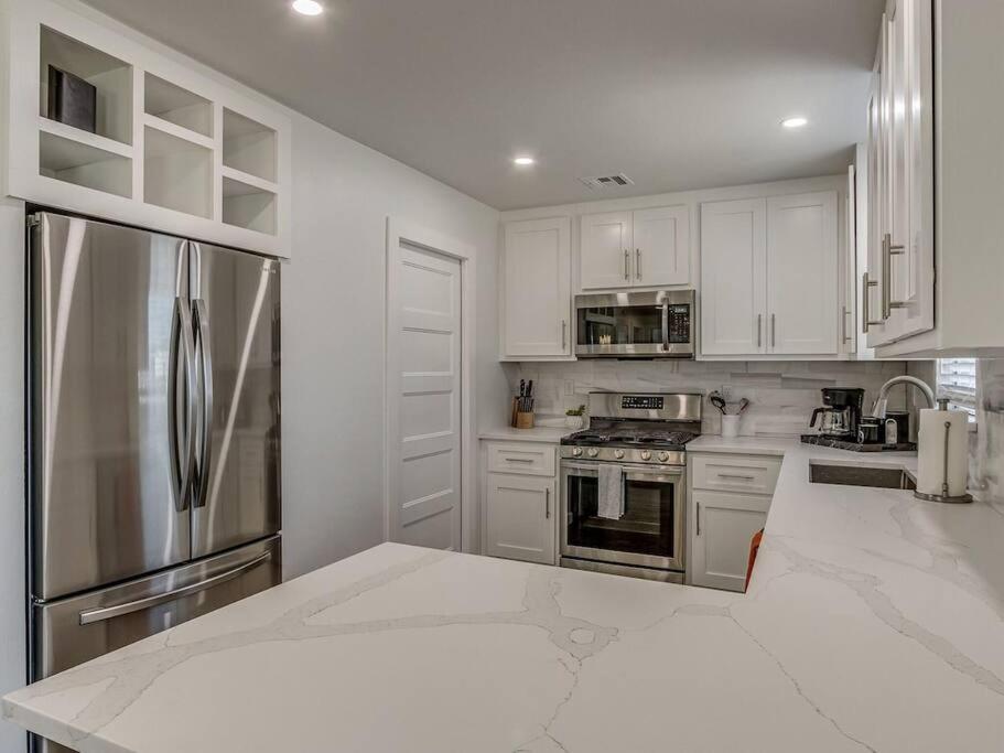 Luxury Modern 3br - Private Primary Suite!